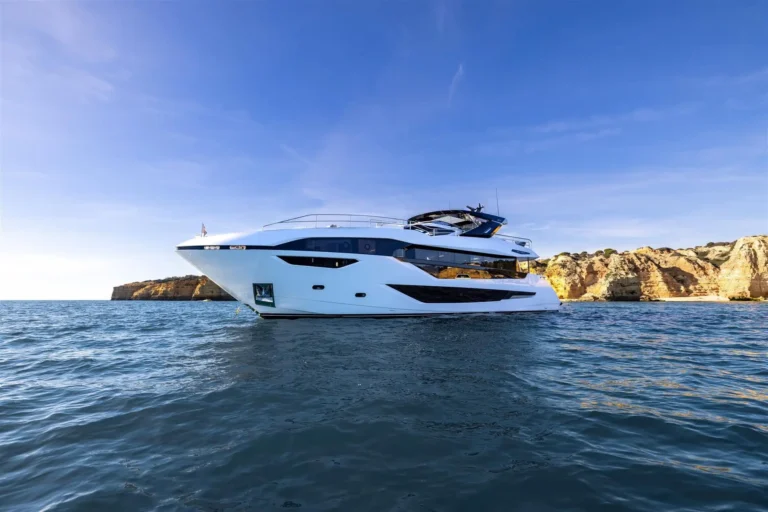 Sunseeker 100 YACHT